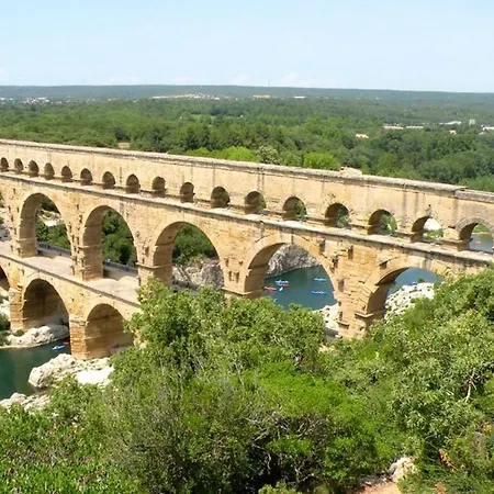 Appartamento D'une Avec Piscine Partagee Et Jardin Clos A Les Avignon Villeneuve-lès-Avignon