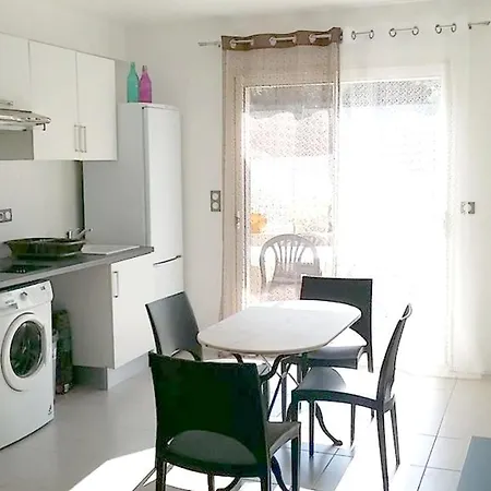 Appartamento D'une Avec Piscine Partagee Et Jardin Clos A Les Avignon Villeneuve-lès-Avignon